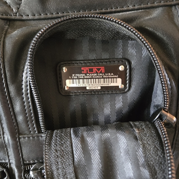 Tumi Black Leather Expandable Laptop Bag - Picture 2 of 13